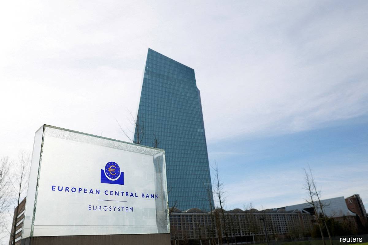 ECB tells banks to watch their cash amid turmoil